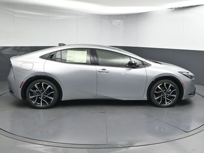 2025 Toyota Prius Plug-in Hybrid XSE Hatchback — photo 8 view