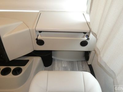 2026 Thor Motor Coach Luminate - Photo 11