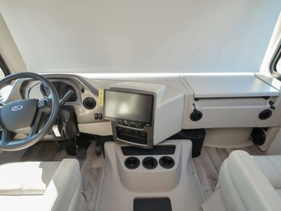 2026 Thor Motor Coach Resonate - Photo 9
