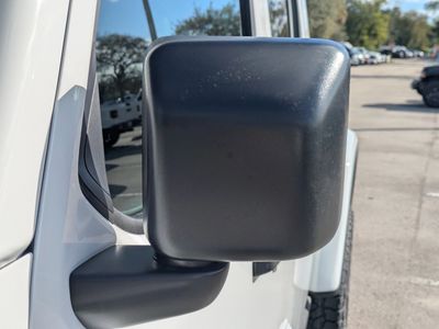 2026 Jeep Gladiator — photo 13 view