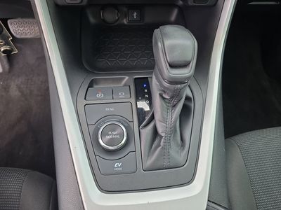 2021 Toyota RAV4 Hybrid - Photo 19