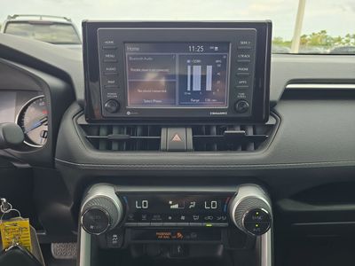 2021 Toyota RAV4 Hybrid - Photo 17