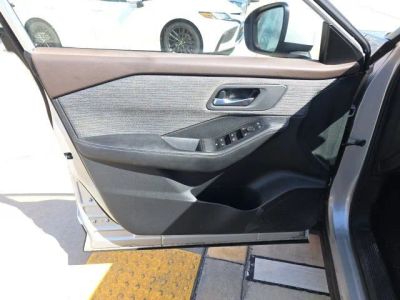 2023 Nissan Rogue — photo 11 view