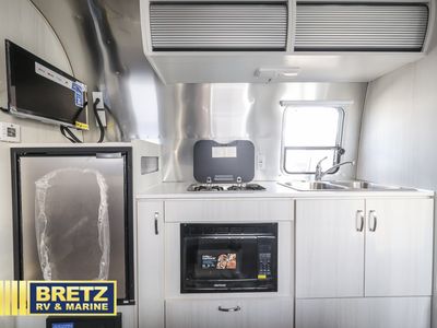 2025 Airstream Bambi - Photo 11