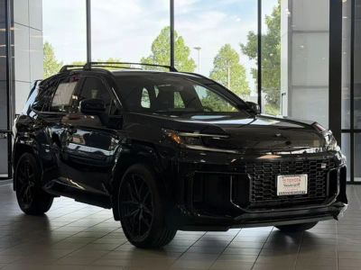 2026 Toyota RAV4 Plug-In Hybrid - Photo 2