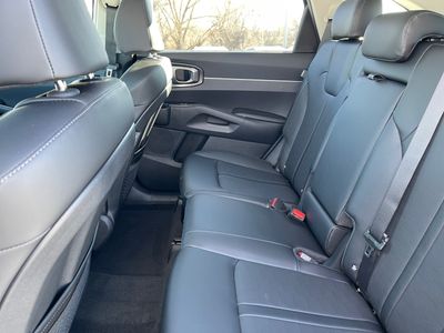 2026 Kia Sorento — photo 18 view