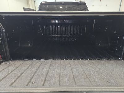 2025 Chevrolet Silverado 1500 — photo 17 view