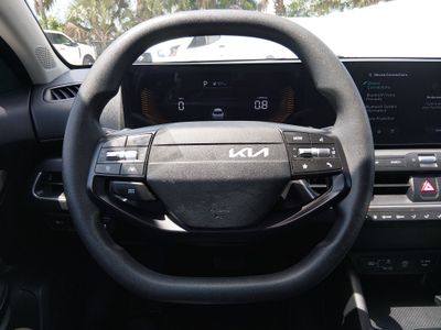 2025 Kia K4 — photo 12 view