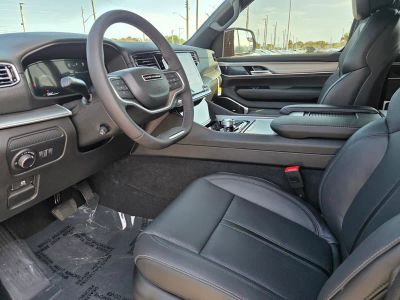 2026 Jeep Grand Wagoneer — photo 14 view