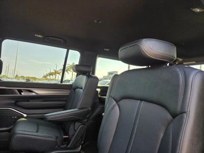 2026 Jeep Grand Wagoneer — photo 8 view