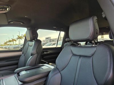 2026 Jeep Grand Wagoneer — photo 12 view