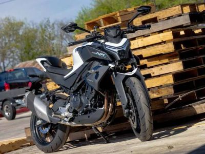 2026 CFMOTO 450NK — front three-quarter view