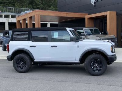 2025 Ford Bronco - Photo 2