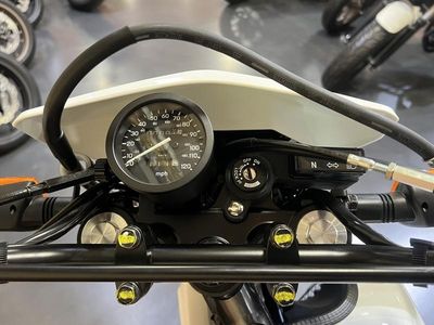 2026 Suzuki DR650S - Photo 9