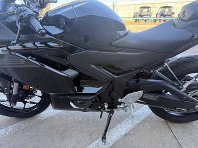 2026 Yamaha YZF-R3 - Photo 11