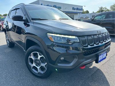 2022 Jeep Compass Trailhawk in Diamond Black Crystal Pearlcoat — front three-quarter view