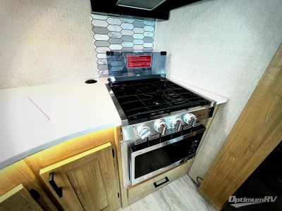2025 Coachmen Leprechaun — photo 13 view
