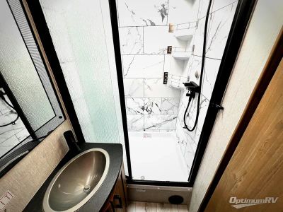 2025 Coachmen Leprechaun — photo 17 view