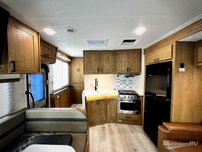 2025 Coachmen Leprechaun — detail view