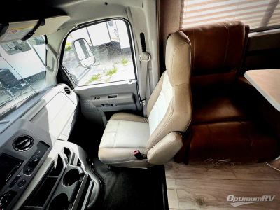 2025 Coachmen Leprechaun — photo 10 view