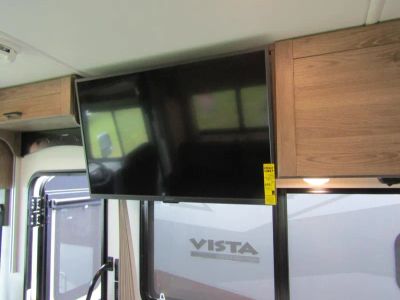 2026 Winnebago VISTA - Photo 13