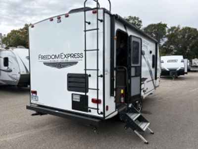2021 Coachmen Freedom Express Ultra Lite - Photo 3