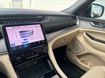 2024 Jeep Grand Cherokee - Photo 14