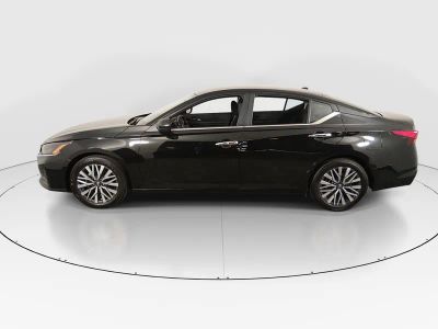 2025 Nissan Altima - Photo 4