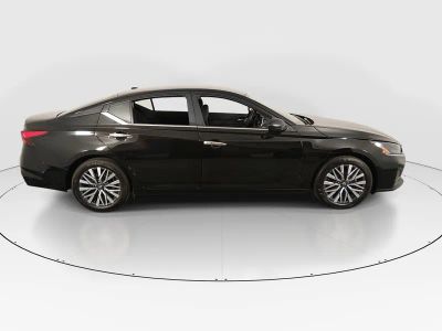 2025 Nissan Altima - Photo 8