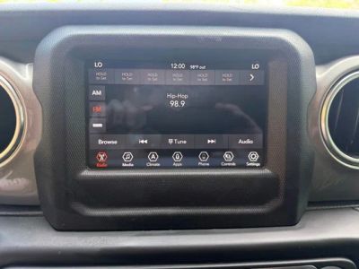2021 Jeep Wrangler — photo 24 view