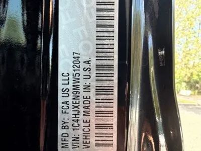 2021 Jeep Wrangler — photo 28 view