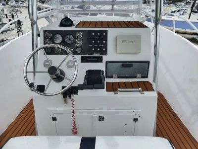 2001 Angler 252F — photo 8 view