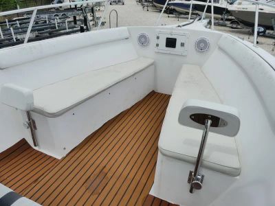 2001 Angler 252F — photo 11 view