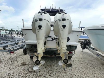 2001 Angler 252F — interior view