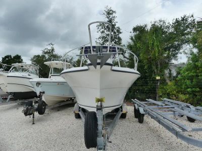 2001 Angler 252F — side profile view