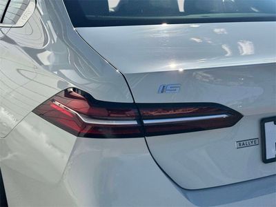 2025 BMW i5 - Photo 10