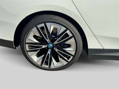 2025 BMW i5 - Photo 7