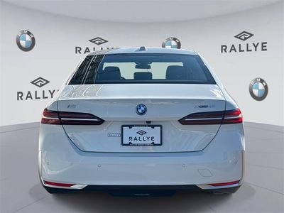 2025 BMW i5 - Photo 6