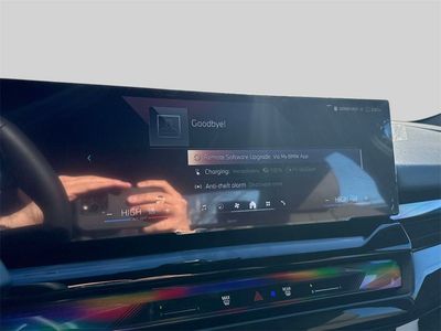 2025 BMW i5 - Photo 12