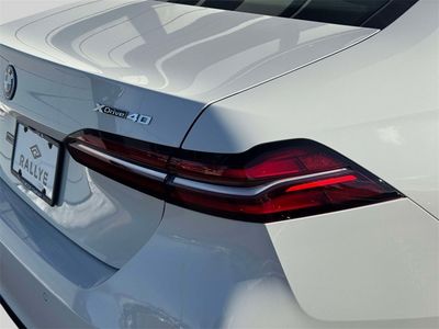 2025 BMW i5 - Photo 4