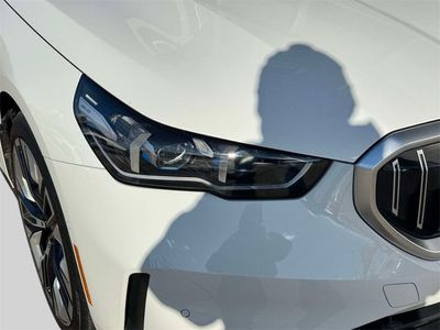 2025 BMW i5 - Photo 9