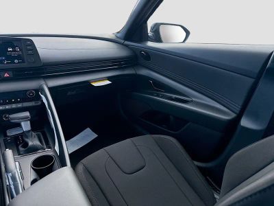 2026 Hyundai ELANTRA — photo 16 view