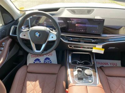 2027 BMW X7 — photo 9 view