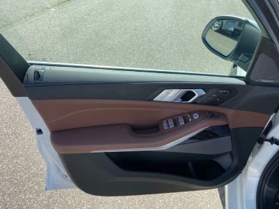 2027 BMW X7 — photo 13 view
