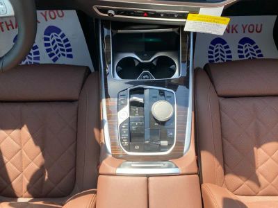 2027 BMW X7 — photo 10 view