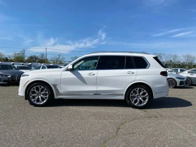 2027 BMW X7 — interior view