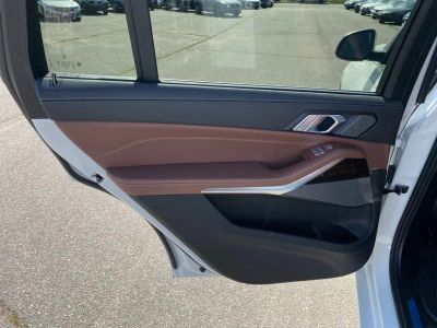 2027 BMW X7 — engine compartment view