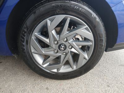 2024 Hyundai Elantra - Photo 15
