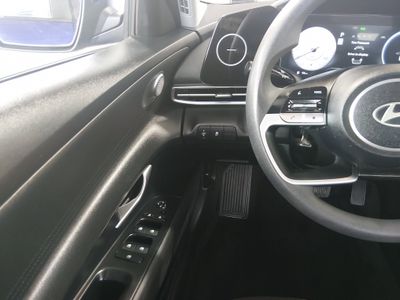 2024 Hyundai Elantra - Photo 19