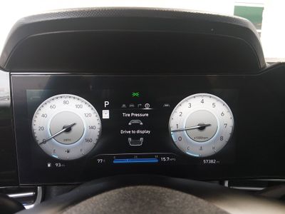 2024 Hyundai Elantra - Photo 23